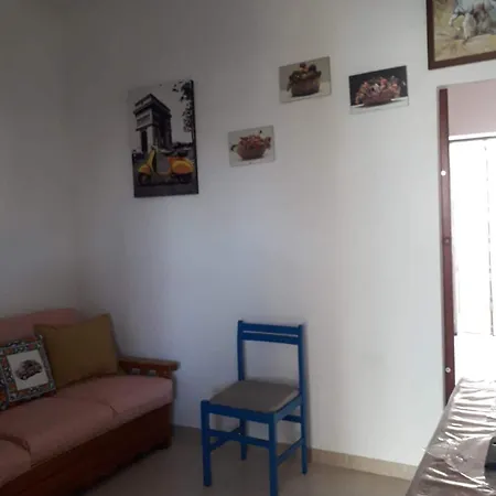 Ad Apartment