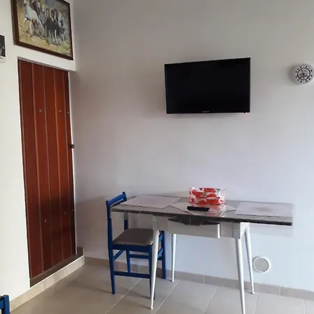 Ad Apartment